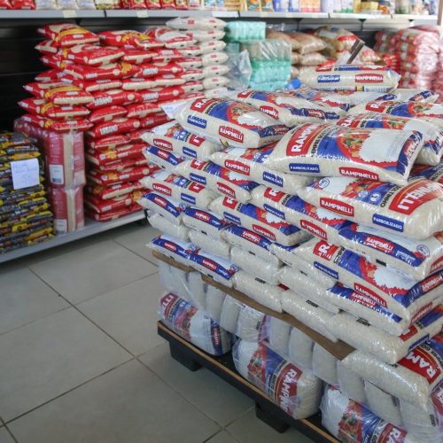 Pesquisa do Procon aponta variação de até R$ 71 na cesta básica em Campo Mourão