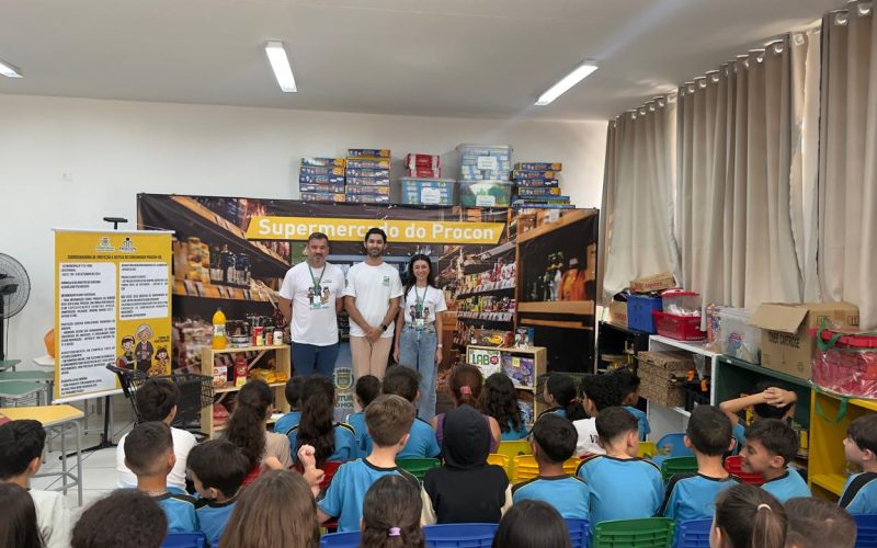 Proconzinho levou informações sobre direitos do consumidor a alunos da rede municipal