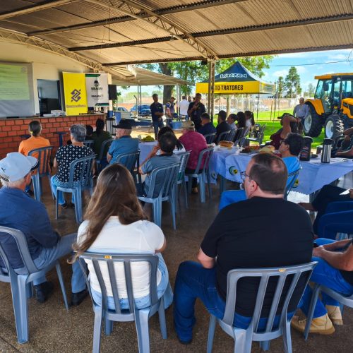 Produtores rurais recebem orientações sobre linhas de crédito especiais em Campo Mourão