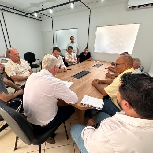 Prefeito Douglas Fabrício discute readequação viária e possível municipalização de trecho da BR-272