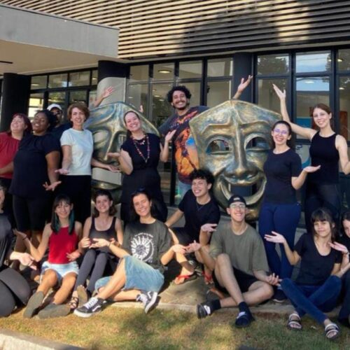 Sarau Presença marca encerramento do ano de alunos de Teatro