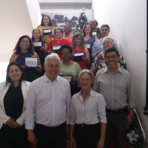 Prefeitura de Campo Mourão homenageia servidores aposentados com a Comenda José Clemente de Souza