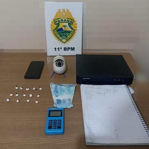 Polícia Militar apreende drogas e detém dupla por tráfico no Jardim Cidade Nova, em Campo Mourão