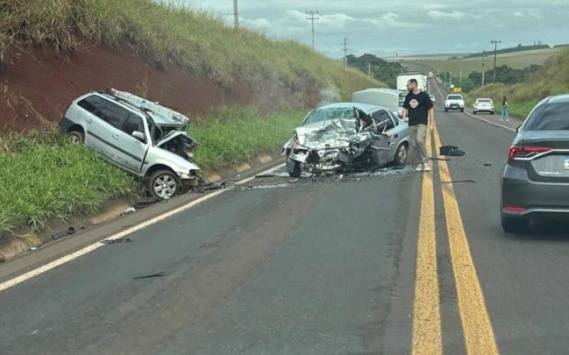 IDENTIFICADOS OS DOIS MOTORISTAS QUE MORRERAM EM GRAVE ACIDENTE NA PR-317, EM FLORESTA