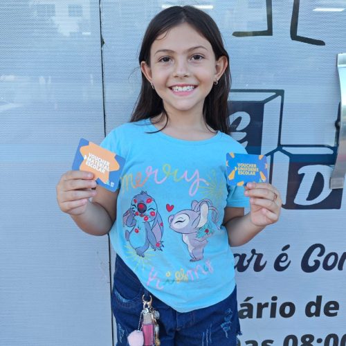 ATENÇÃO! Entrega de vouchers de uniformes e materiais escolares vai até dia 16 na Secretaria de Educação