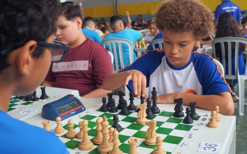 Em parceria com a Prefeitura, AMX divulga selecionados para aulas gratuitas de xadrez em Campo Mourão; matrícula ocorre em 6 de abril